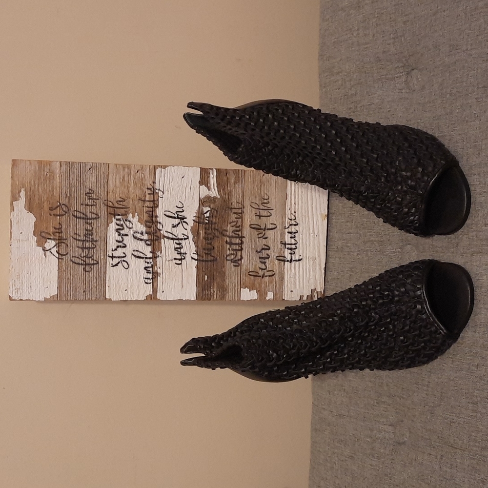 NWOT Charles open-toe woven shoe-boot